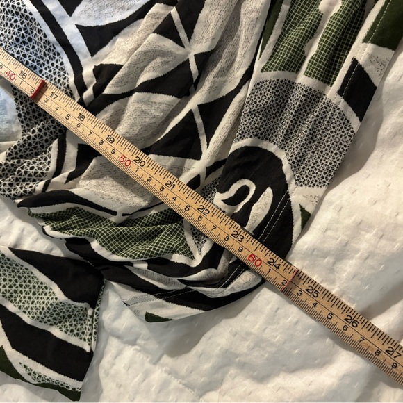FARM Rio Anthropologie Black and Green Artistic Blouse Medium - Picture 9 of 10